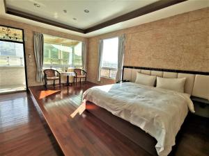 Phòng Deluxe Giường Đôi Có Bồn Tắm (Deluxe Double Room with Bath)