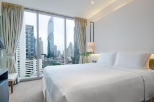 Club 10 Double Room room in Amara Bangkok Hotel
