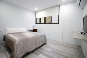 Phòng Tiêu Chuẩn Giường Đôi (Standard Double Room)