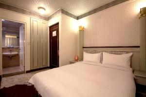 Phòng Đôi Thương Gia (Business Double Room)