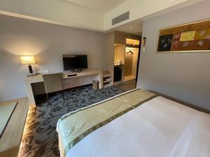 Phòng Giường Đôi Nhìn Ra Núi (Double Room with Mountain View)