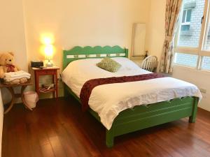 Phòng Tiêu Chuẩn Giường Đôi Lớn (Standard Queen Room)