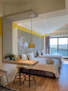 Phòng 4 Người Có Ban Công (Quadruple Room with Balcony)