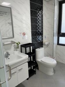 Phòng 4 Người Có Ban Công (Quadruple Room with Balcony)