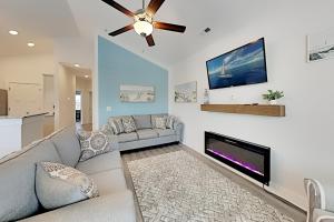 New SeaBreeze Cottage - 2 Living Areas & Grill home in Myrtle Beach