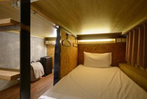 Phòng Riêng Cho 3 Người có Giường Tầng (Private Room for 3 People with Bunk Bed)