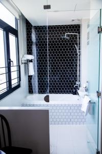 Phòng 2 Giường Đơn Có Bồn Tắm (Twin Room with Bath)