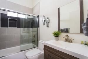 Three-Bedroom Suite room in Lux Townhome Suites HWood