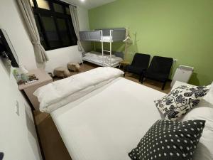 Phòng 4 người Nhìn ra cảnh Núi non (Quadruple Room with Mountain View)