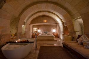 Deluxe Double Room with Bath room in Sato Cave Hotel Cappadocia