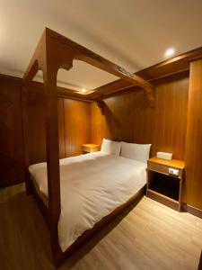 Phòng Deluxe Giường Đôi Có Bồn Tắm (Deluxe Double Room with Bath)