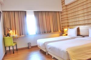 Phòng Hai Giường Đơn Loại Sang (Deluxe Twin Room)