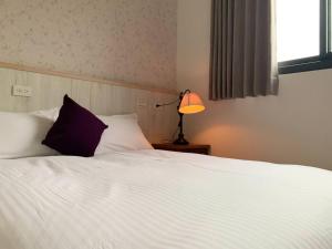 Phòng Deluxe Giường Đôi Có Vòi Sen (Deluxe Double Room with Shower)