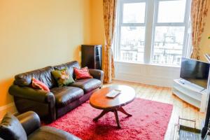 Apartment room in 2 Bedroom Flat on Leith Walk Sleeps 4