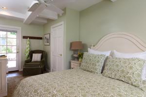 Petite Suite (ADA) room in Channel Road Inn, A Four Sisters Inn