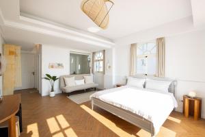 Phòng Đôi Loại Sang Hướng Biển (Deluxe Sea View Double Room)