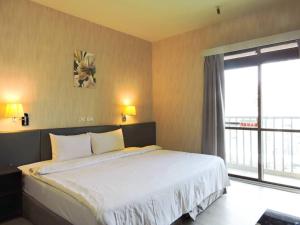 Phòng Giường Đôi Có Ban Công (Double Room with Balcony)