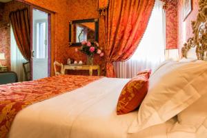 Classic Double or Twin Room room in Hotel Santo Stefano