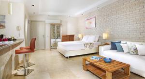 Junior Suite with Partial Sea View room in Saylam Suites