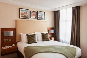Deluxe Double Room room in Amba Hotel Charing Cross