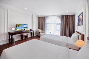 Phòng Đôi hoặc Hai Giường Đơn Loại Sang Hướng Biển (Deluxe Double or Twin Room with Sea View)