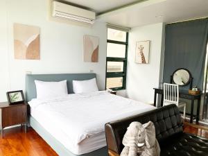 Phòng Có Giường Cỡ Queen Với Ban Công (Queen Room with Balcony)