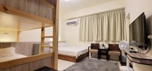 Phòng 4 Người Có Phòng Tắm (Quadruple Room with Bathroom)