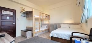 Phòng 4 Người Có Phòng Tắm (Quadruple Room with Bathroom)