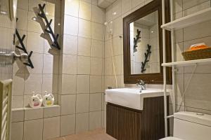 Phòng Tiêu Chuẩn Giường Đôi (Standard Double Room)