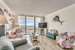 Ocean Creek A13 - Nautical condo with access to volleyball court and restaurant plus a pool in Myrtle Beach