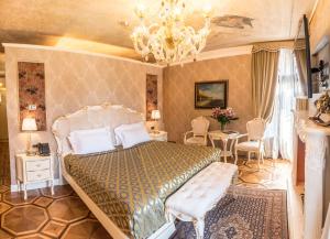 Imperial Suite with Grand Canal View room in Egò Boutique Hotel The Silk Road