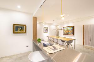 Phòng Deluxe hướng biển giường đôi (Deluxe Double Room with Sea View)