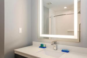 Queen Room with Two Queen Beds - Non-Smoking room in Holiday Inn Express & Suites Houston - Hobby Airport Area, an IHG Hotel