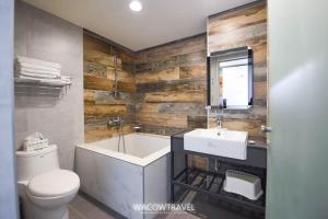 Phòng Duplex 4 Người (Duplex Quadruple Room)
