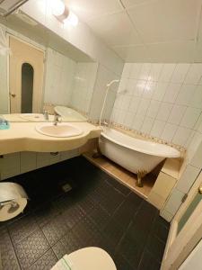 Large Japanese Style Suite