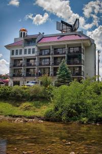 Rivergate Mountain Lodge in Pigeon Forge