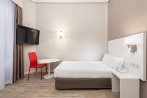 Single Room room in Hotel Madrid Gran Vía 25 managed by Meliá