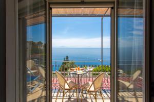 One-Bedroom Apartment with Sea View room in Locanda Costa D'Amalfi