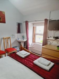 Double Room with Shared Bathroom room in Dalry Guesthouse