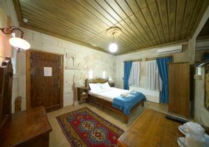 Standard Double Room room in ShoeString Stone House