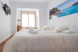 Double Room with Shared Bathroom room in Hostal Ibiza