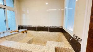 Phòng Deluxe Giường Đôi Có Bồn Tắm (Deluxe Double Room with Bath)