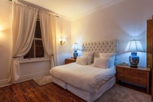 Room One - Luxury Twin Room room in Esperanza Guest House