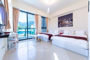 Nhà 3 Phòng Ngủ (Three-Bedroom House)