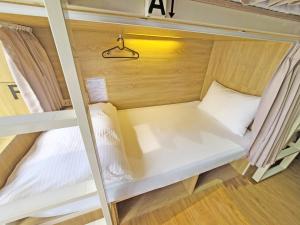 Giường Tầng trong Phòng ngủ Tập thể dành cho cả Nam và Nữ 8 Giường (Bunk Bed in 8-Bed Mixed Dormitory Room)