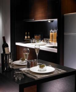 Suite Hướng Công Viên (Park View Suite)
