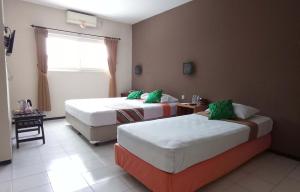 Phòng Đôi hoặc Hai Giường Đơn Loại Sang (Deluxe Double or Twin Room)