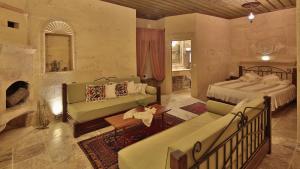 Deluxe Stone Family Room room in Osmanbey Cave House