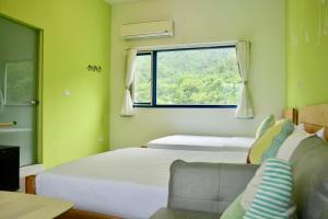 Phòng 4 người Nhìn ra cảnh Núi non (Quadruple Room with Mountain View)
