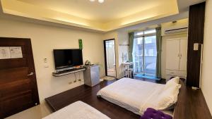 Phòng 2 Giường Đơn Nhìn Ra Núi (Twin Room with Mountain View)